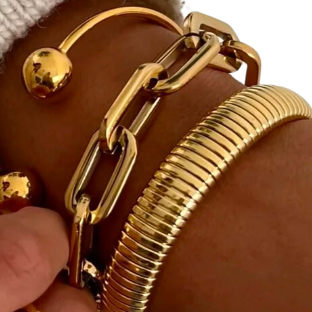 Gage Oversized Link Bracelet in Gold