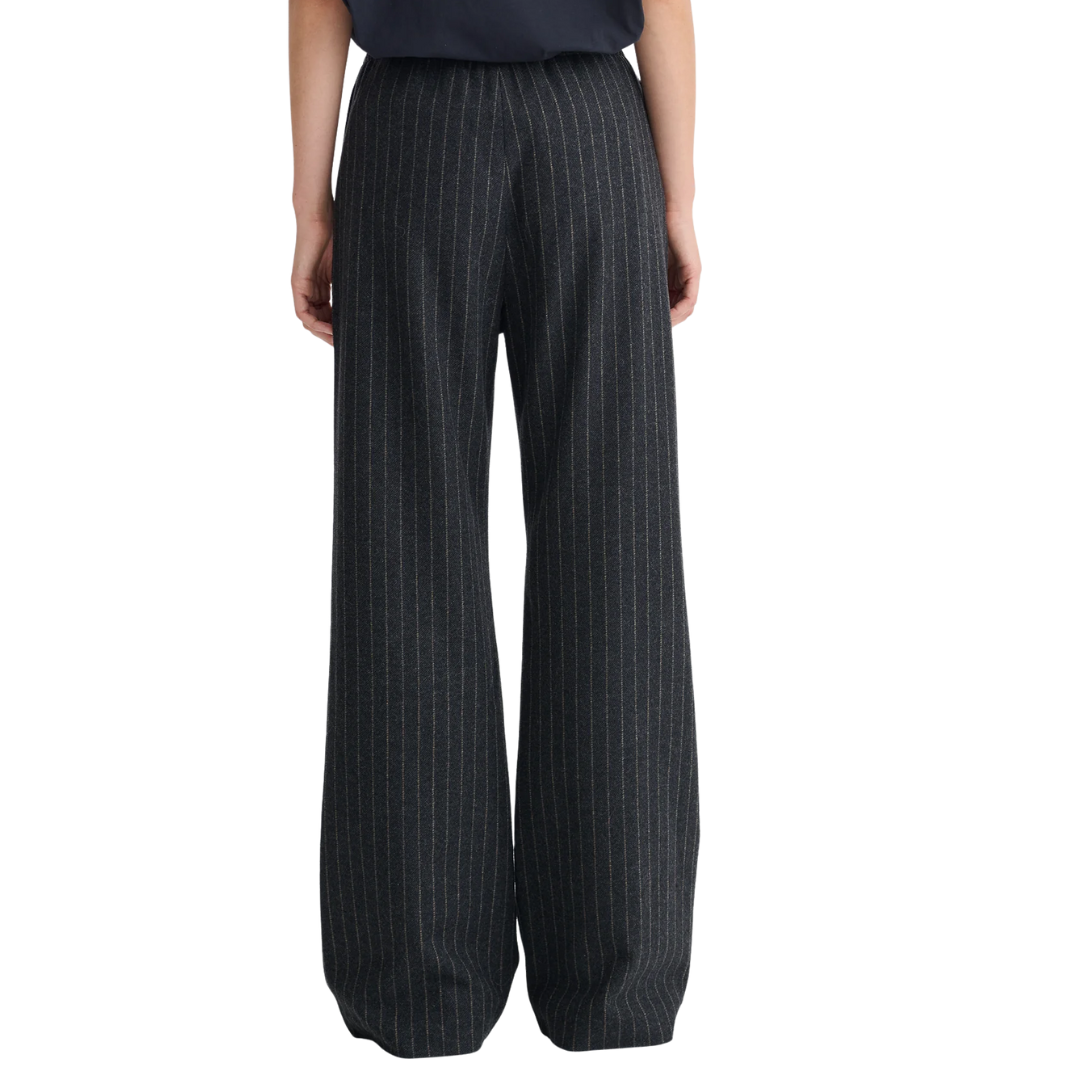 Arvenn Pants in Black/Grey Pinstripe