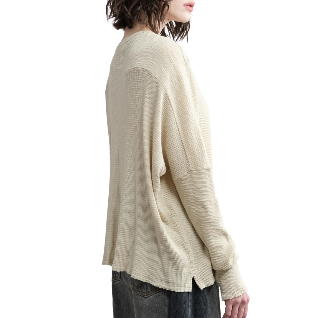 Abbot Slim Sleeve Henley in Pigment Flour