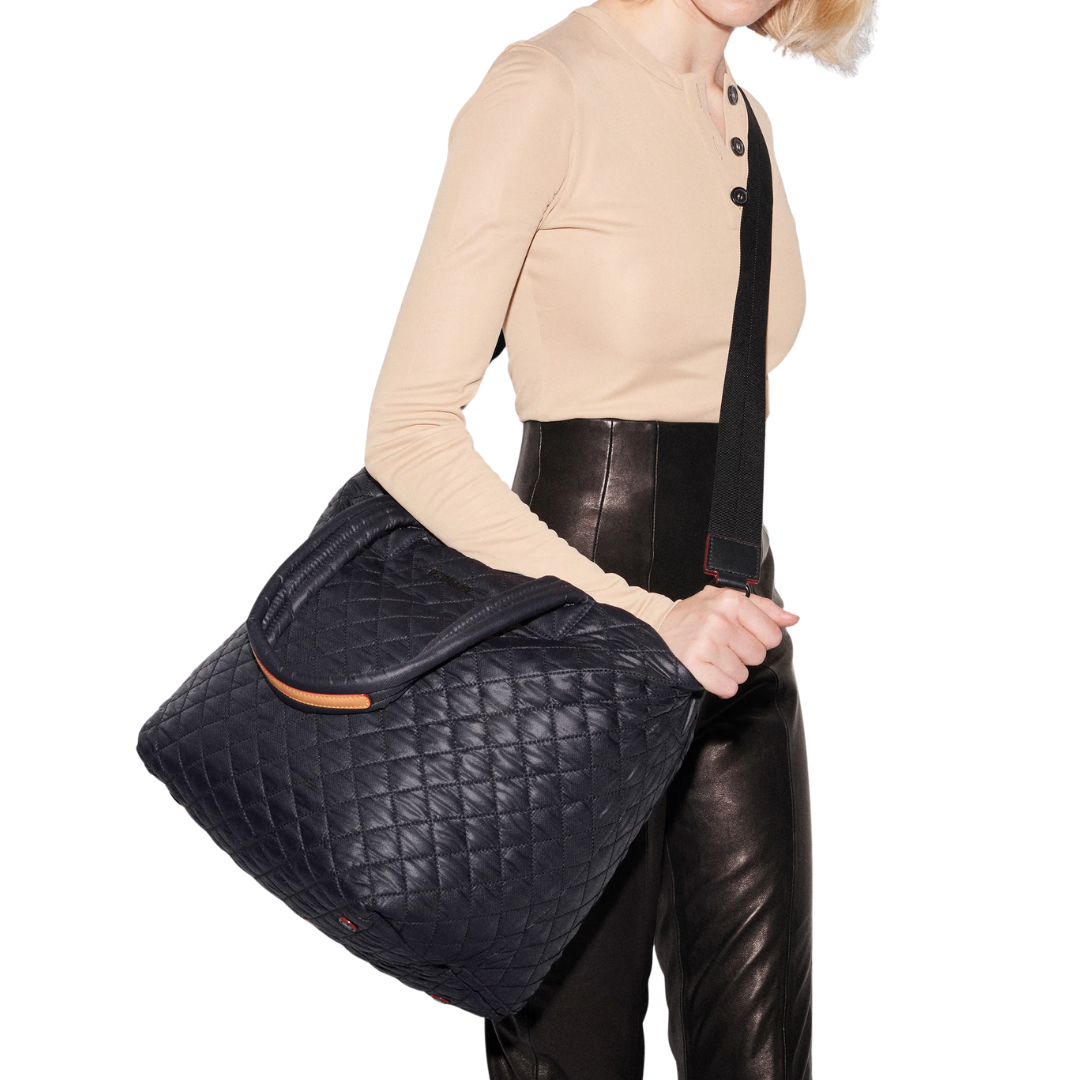 Medium Metro Tote Deluxe in Black