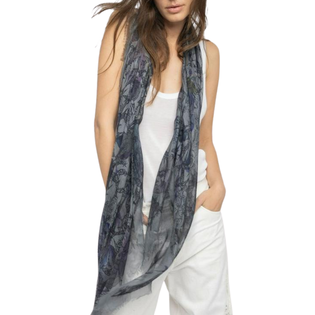 Kerry Scarf in Road
