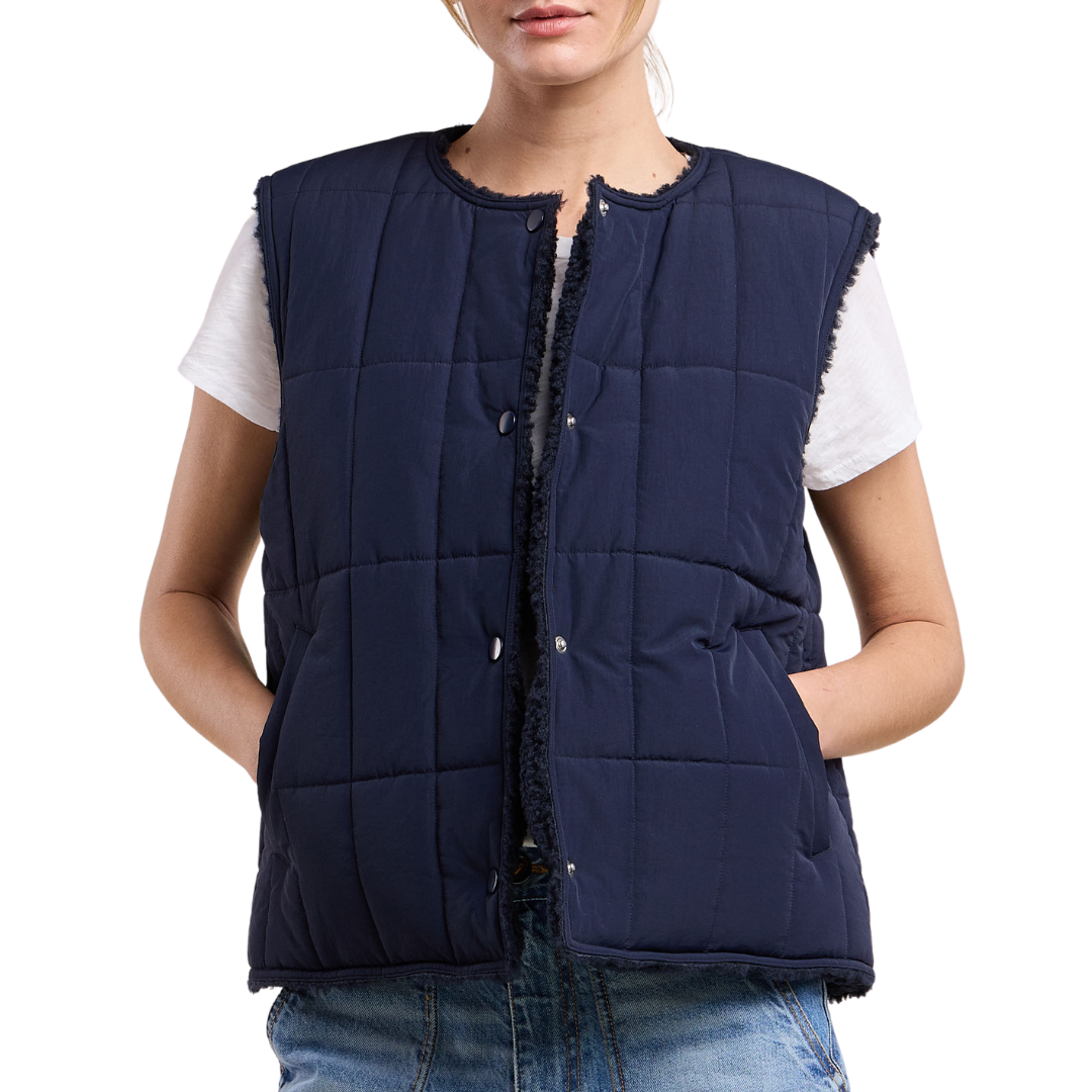 Onyx Reversible Vest in Navy