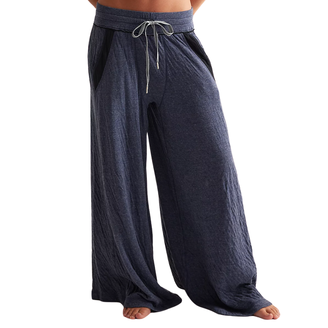 Wait A Minute Wide Leg in Navy Combo