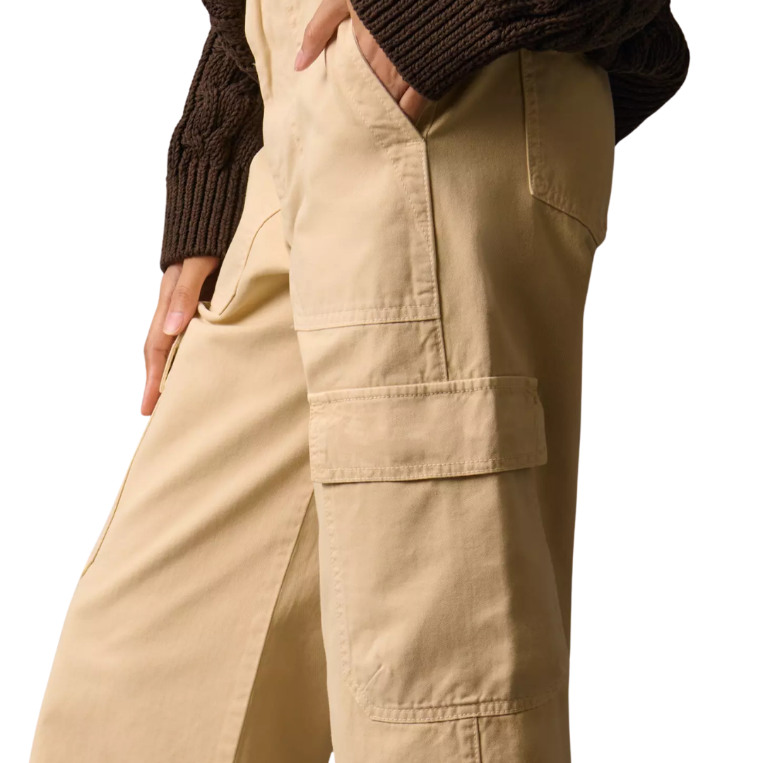 Makayla Pant in Shale