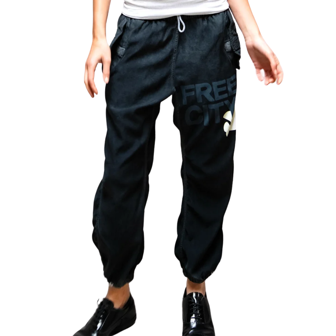 Flap/Snap Matte/Satin Airjump Pant in Super Black