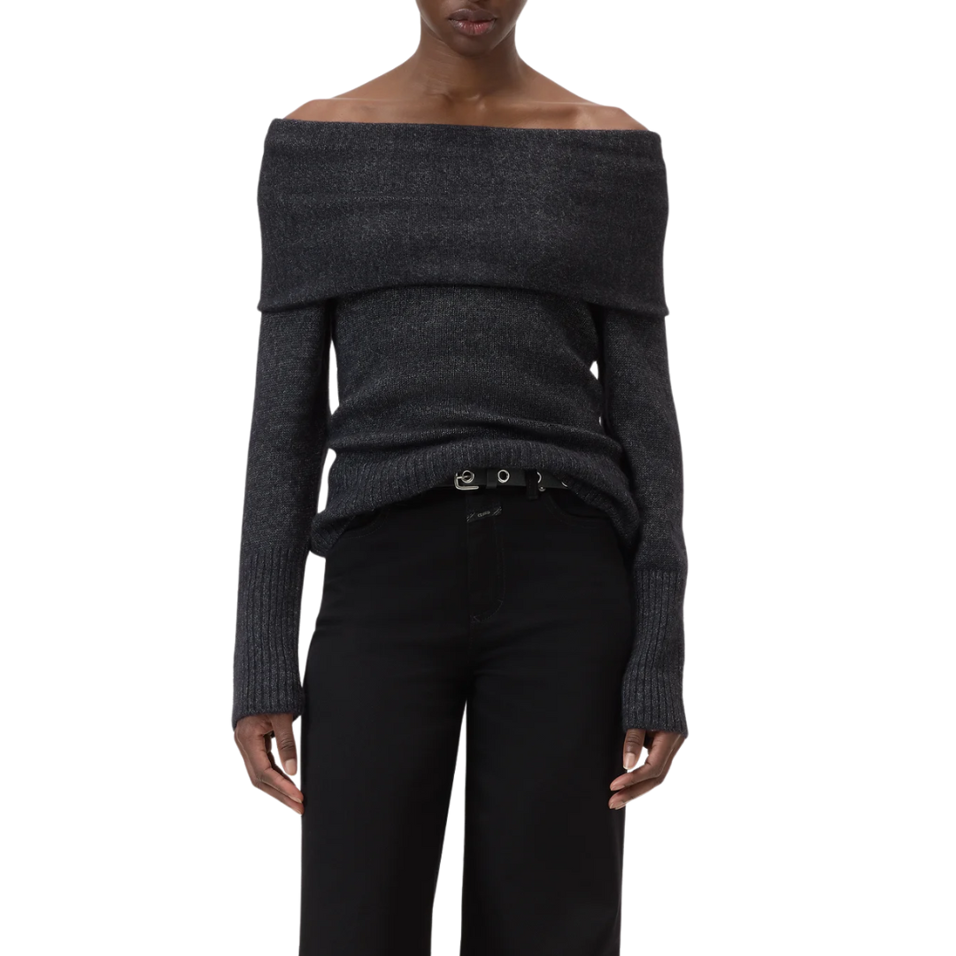 Wide Collar Long Sleeve in Black