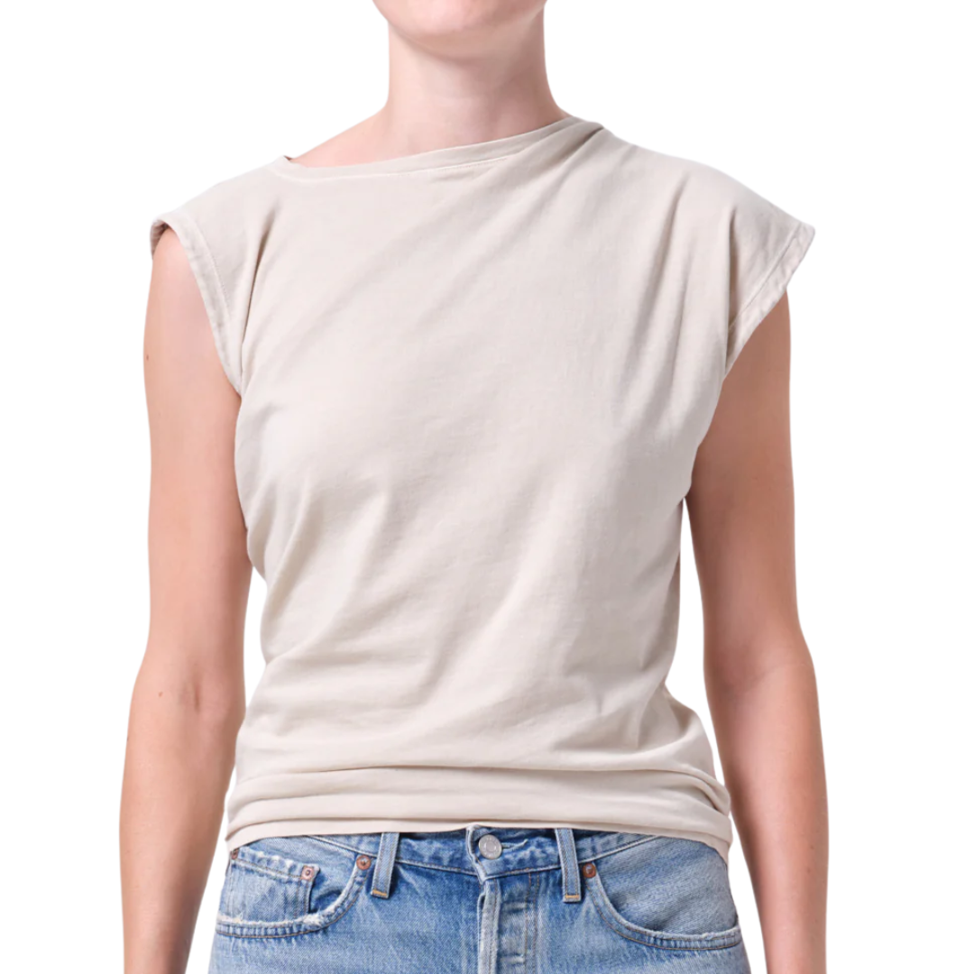 Beth Tee in Rice Grass