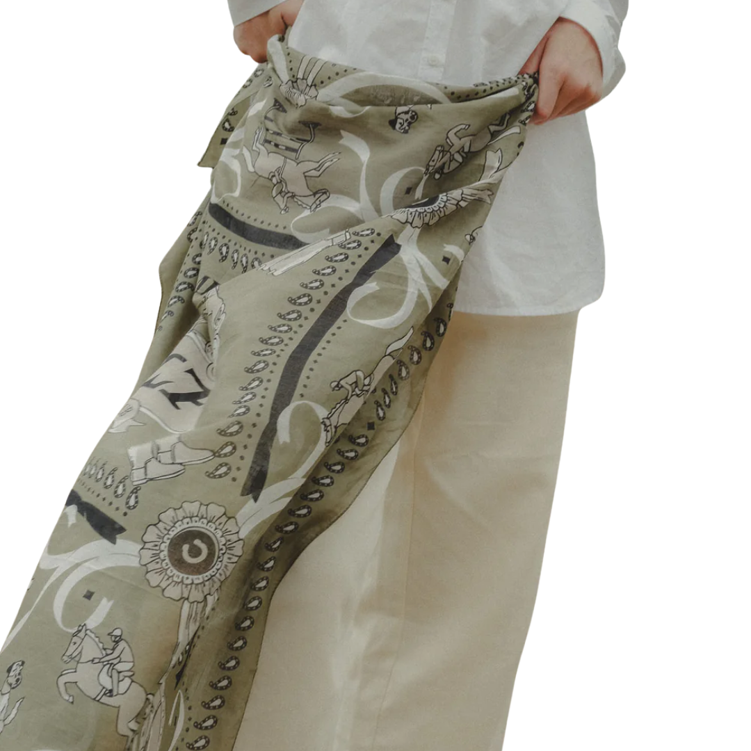 Jumping Scarf in Olive