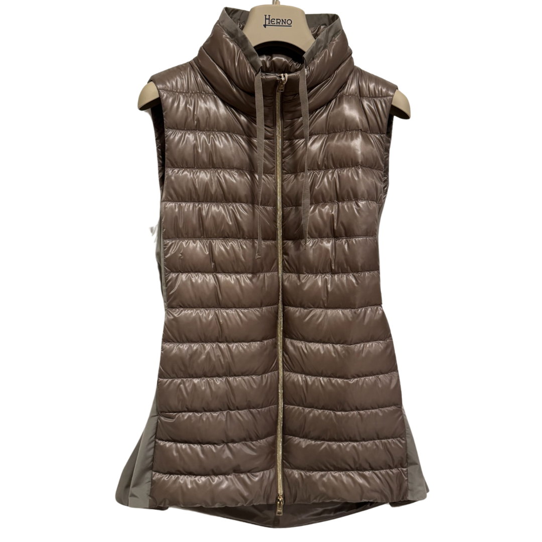 Nylon Ultralight Techno Taffeta Vest in Taupe