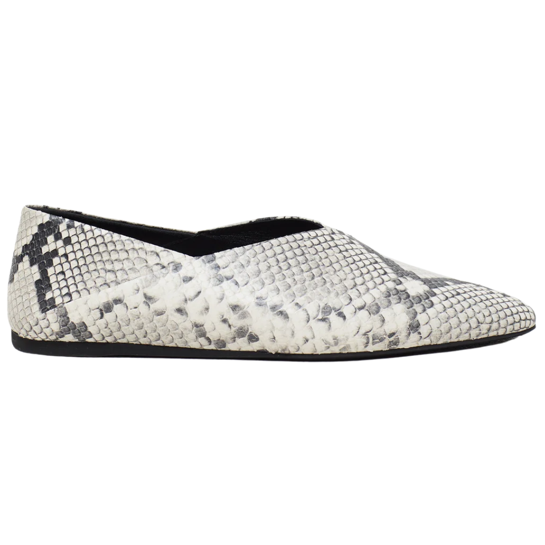 Ballerina Flats in Ivory