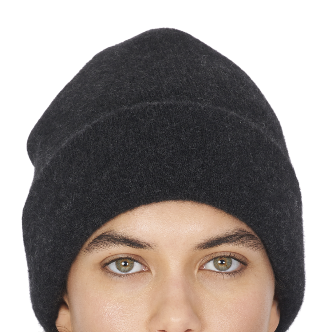 Stretch Cashmere Beanie in Black