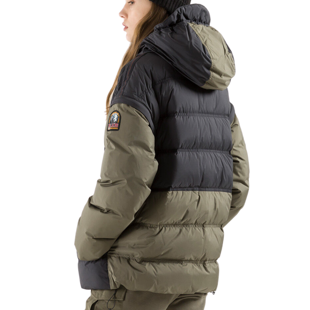 Scout in Black Toubre