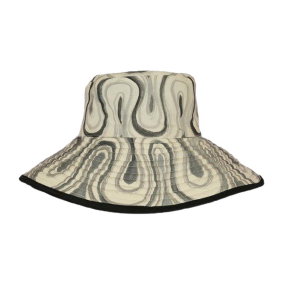 Romualda Roca Bucket in Noir in Vermont display picture 1