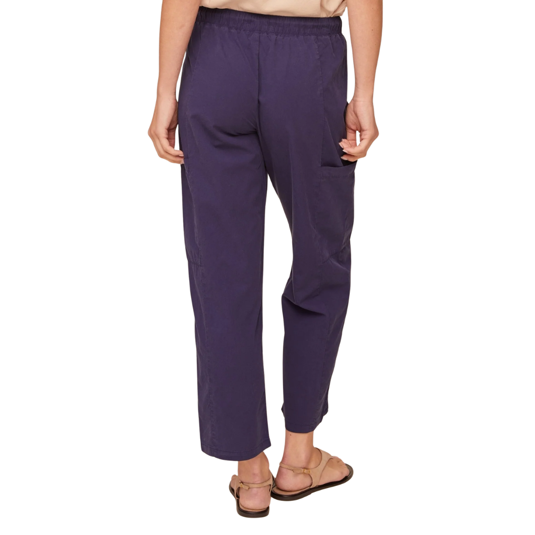 Side Pocket Seamed Pant in Noir Navy