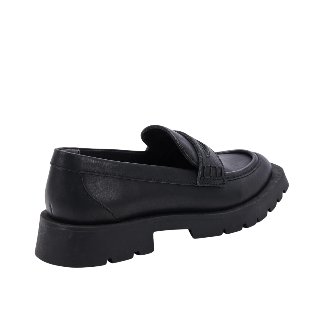 Elias Flats in Black Leather