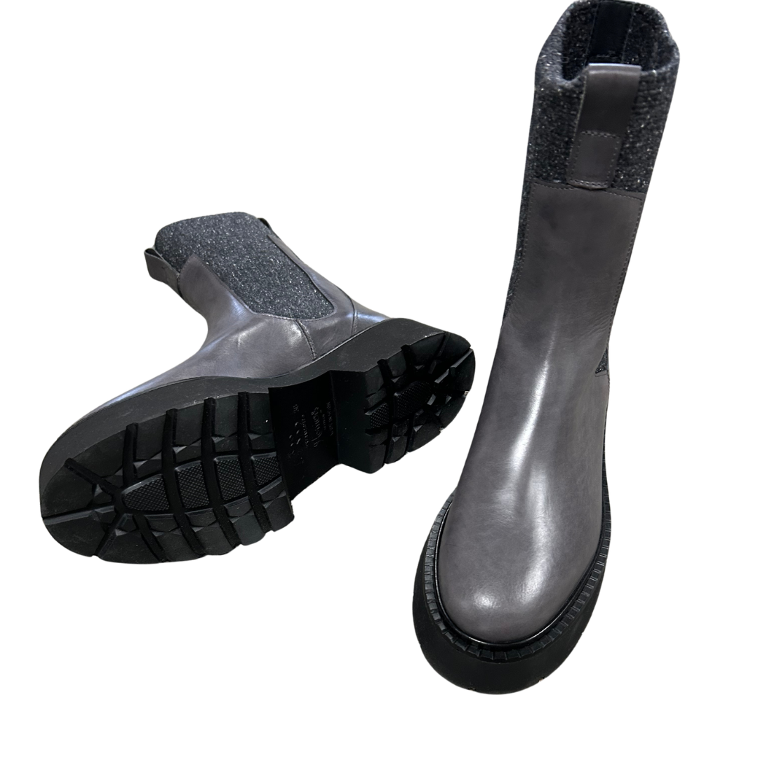 Row Boot in Grey