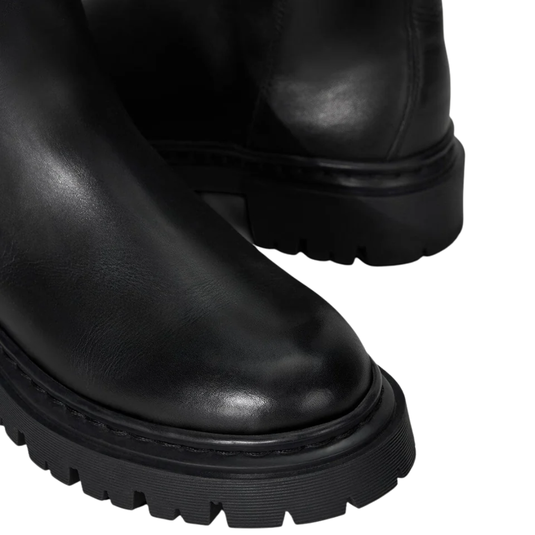 Henry Knee Boot in Black