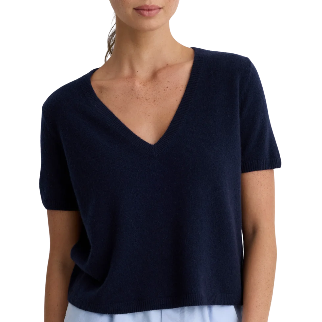 Kadri Cashmere V Neck Tee in Navy
