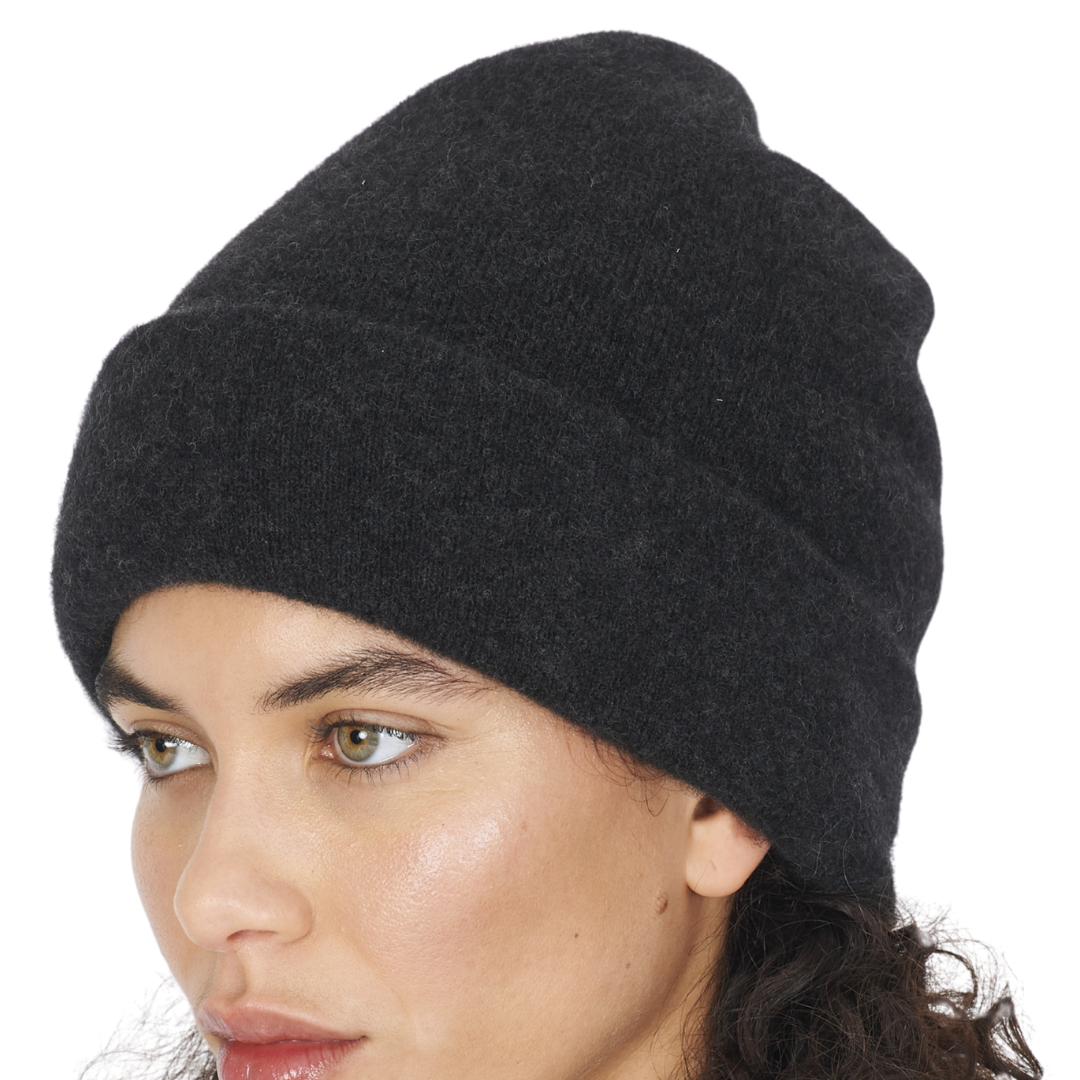 Stretch Cashmere Beanie in Black