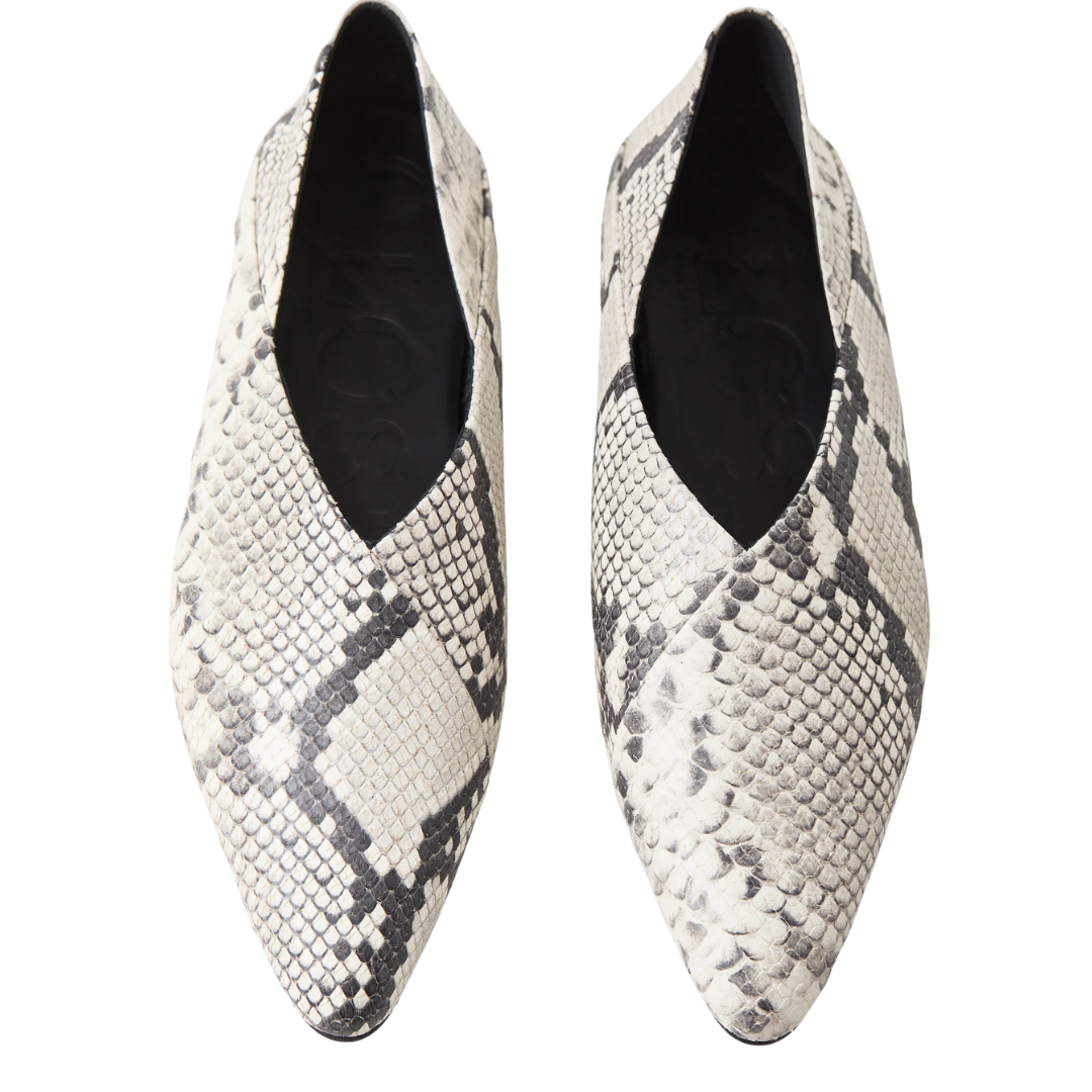 Ballerina Flats in Ivory