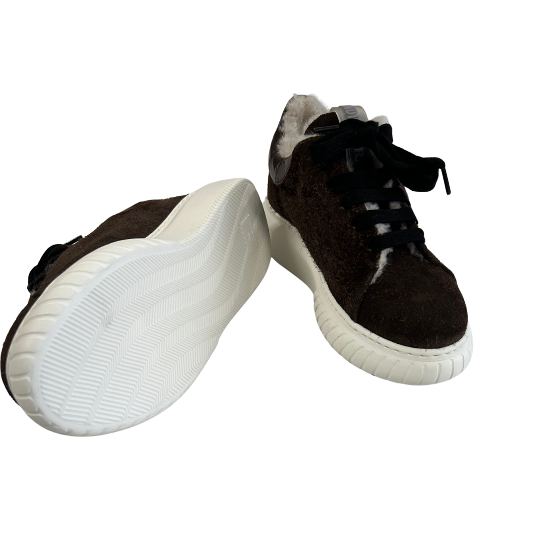 Zoe Cut Mont Bear in Dark Brown