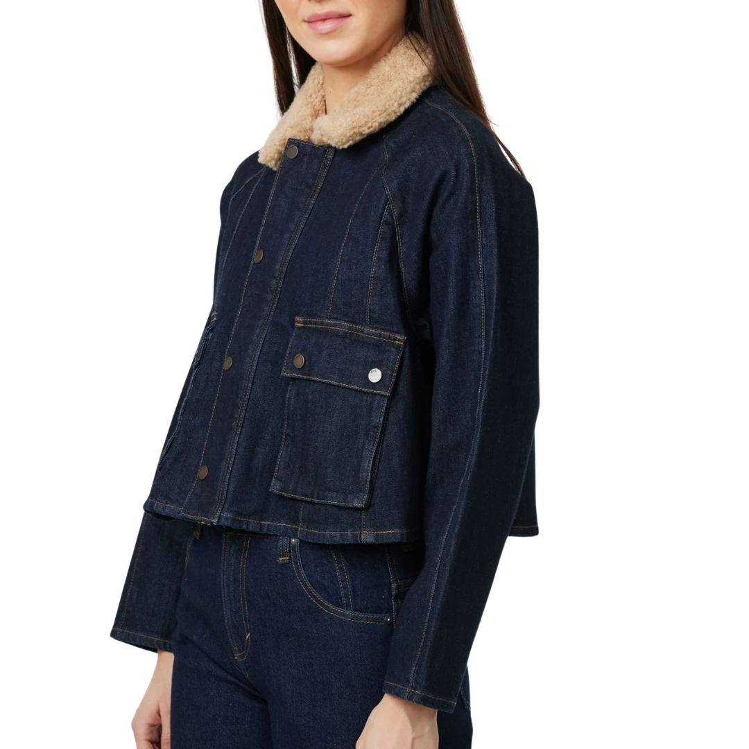 Cropped Barn Jacket in Rinse