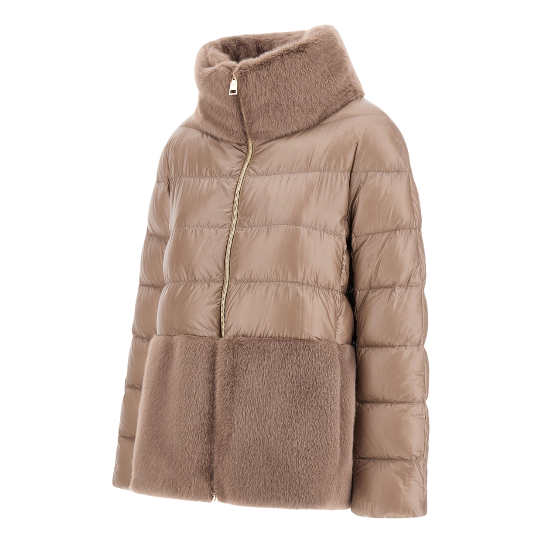 Cape in Nylon Ultralight and Lady Alternative Fur in Light Taupe