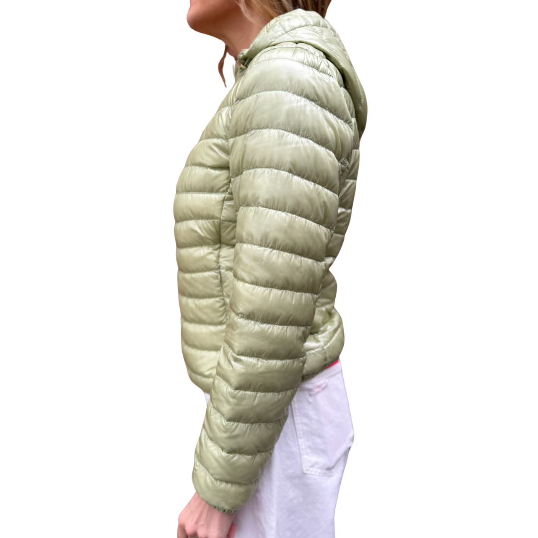 Giada in Light Green