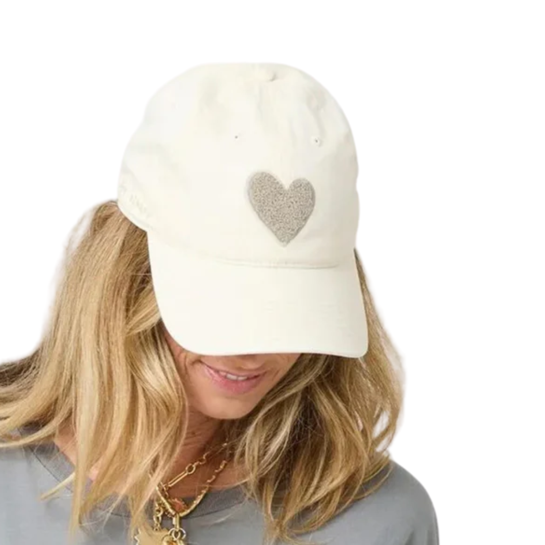 Imperfect Chenille Heart Hat in Vanilla/Camel