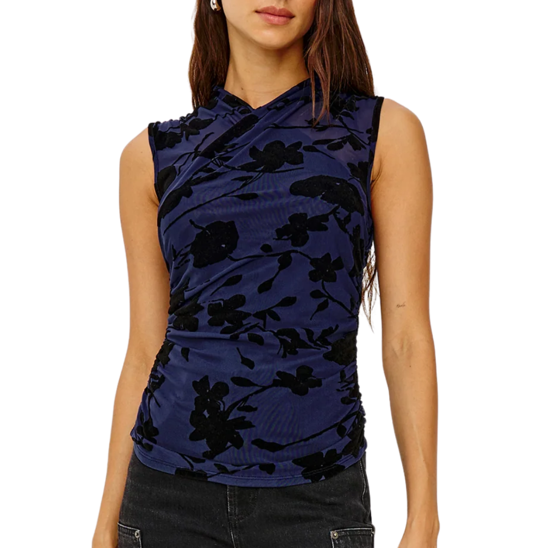 Lauris Top in Navy Tossed Roses