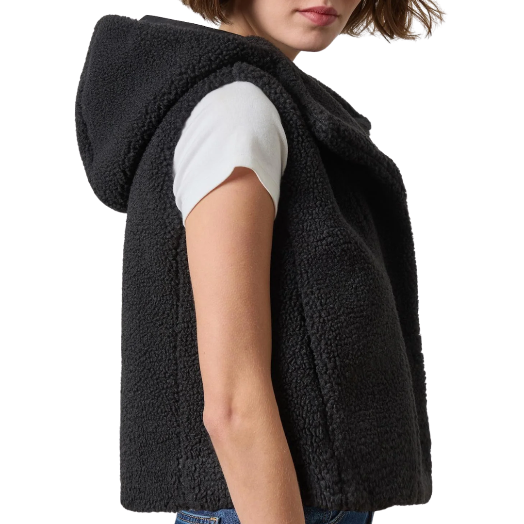 Hooded Sherpa Vest in Black