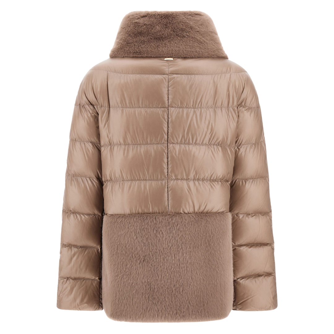 Cape in Nylon Ultralight and Lady Alternative Fur in Light Taupe