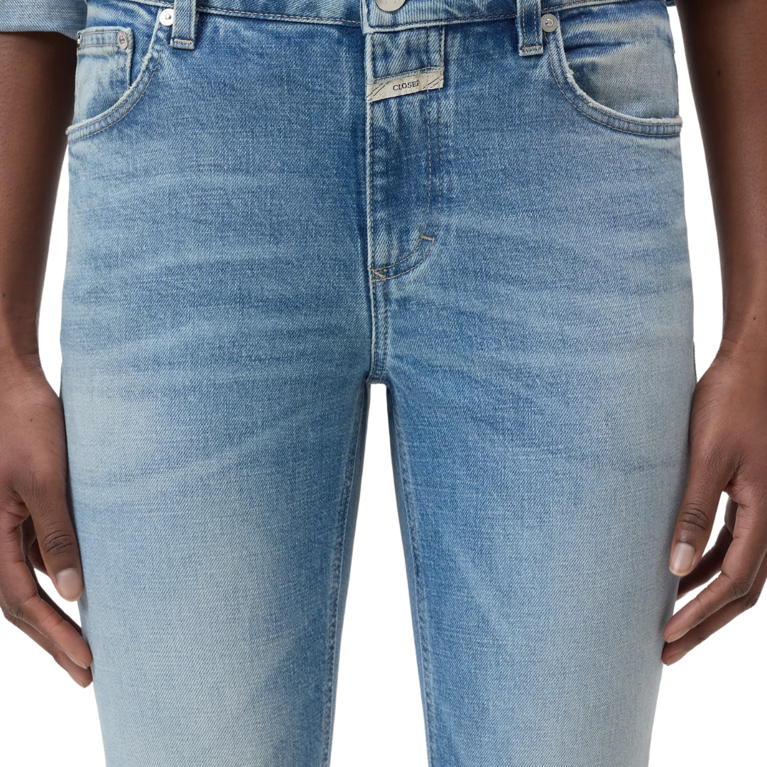 Jovanna Flared Jeans 30" in Mid Blue
