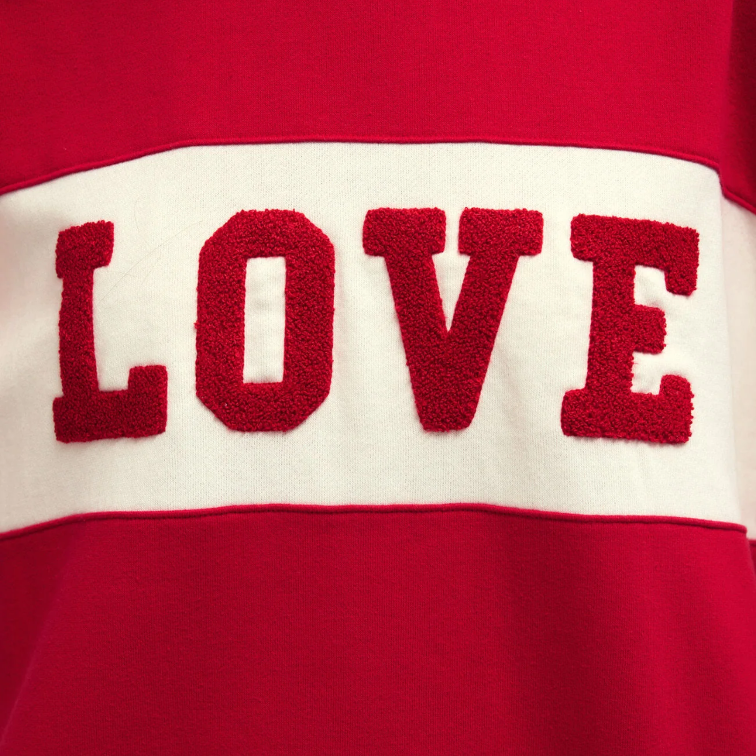 Oversized Love Sweatshirt in Kiss Me Red