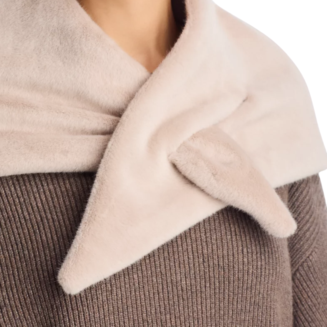 Faux Fur Triangle Foulard in Champagne