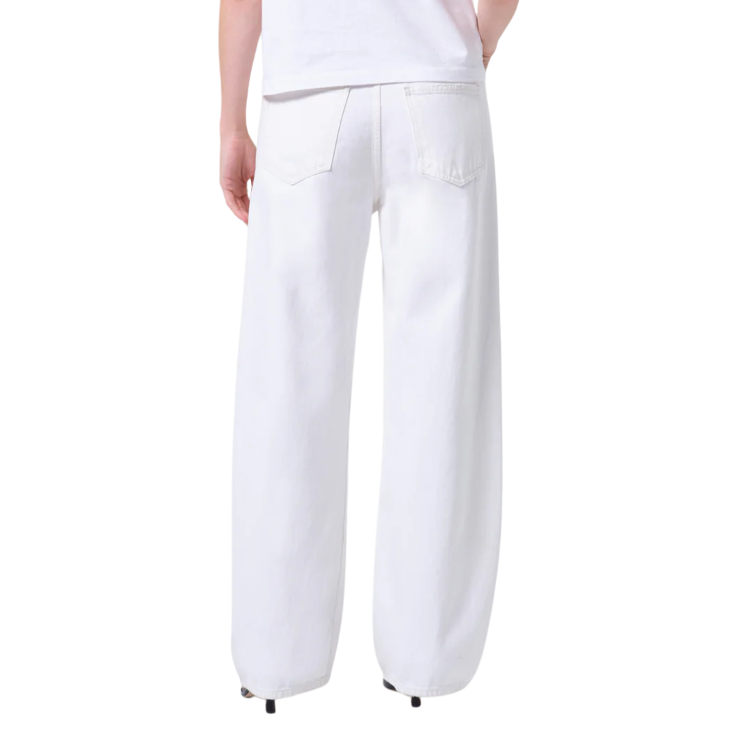 Low Curve Jean in Milkshake