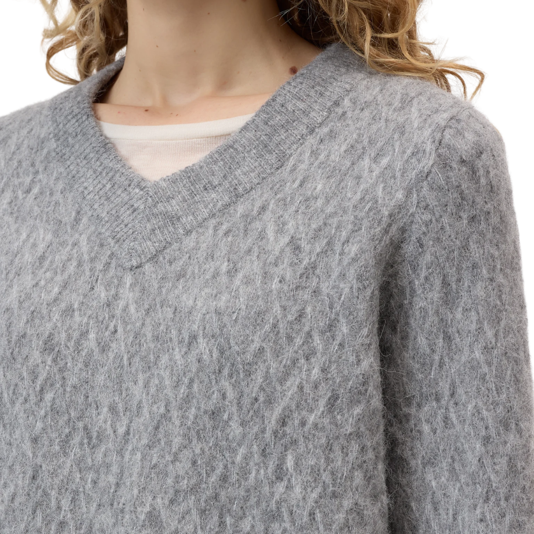 V-Neck Long Sleeve in Light Grey Melange