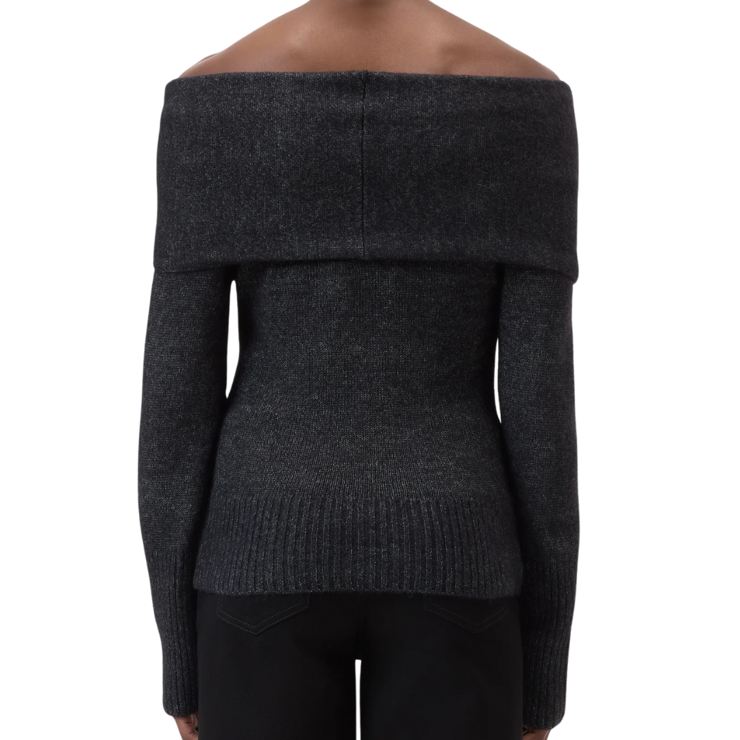 Wide Collar Long Sleeve in Black