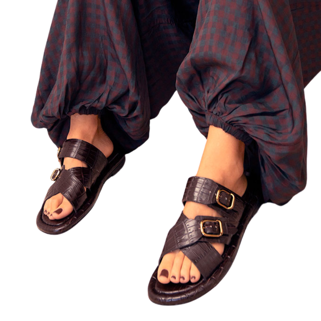 Anais Flat Sandal in Coco Castagna