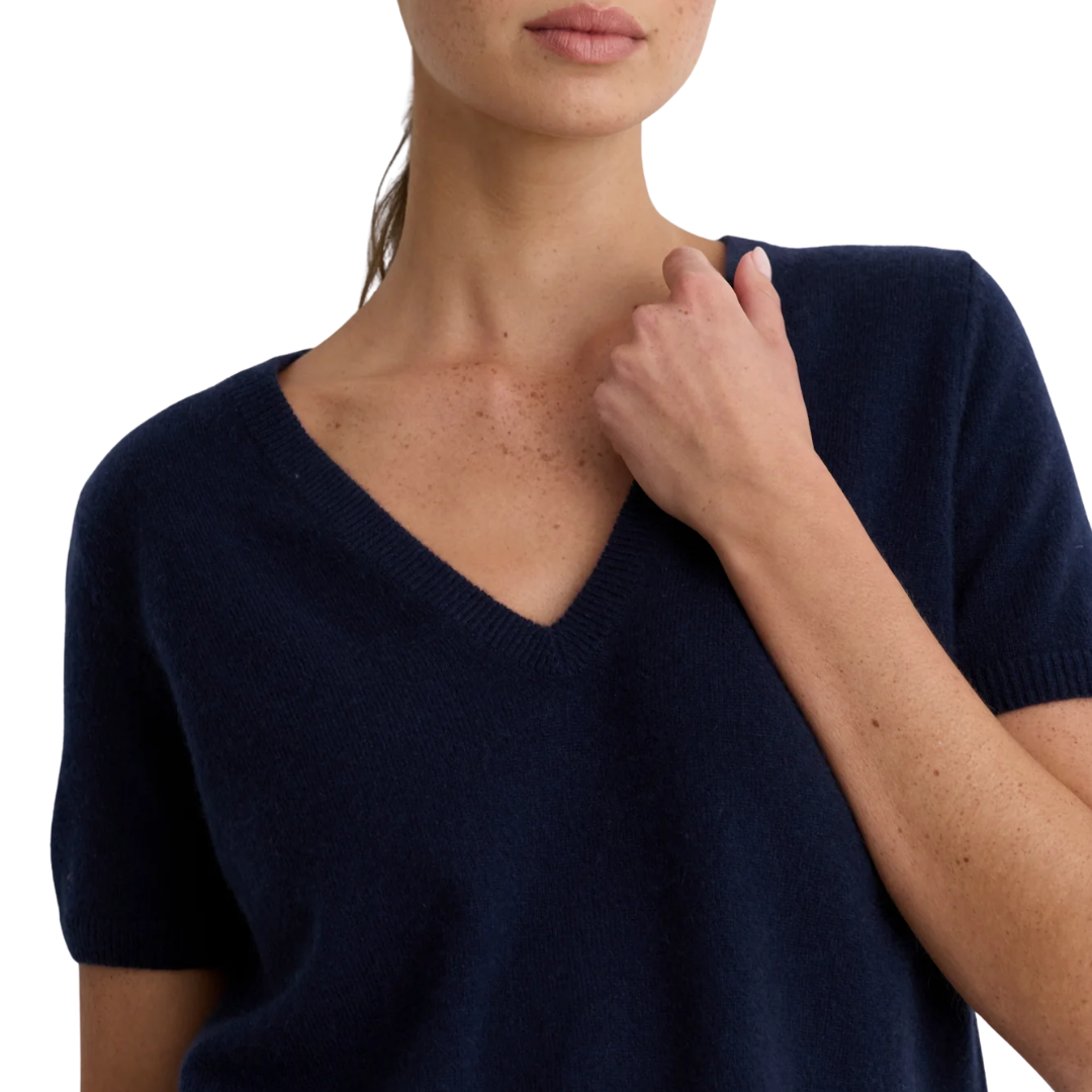 Kadri Cashmere V Neck Tee in Navy