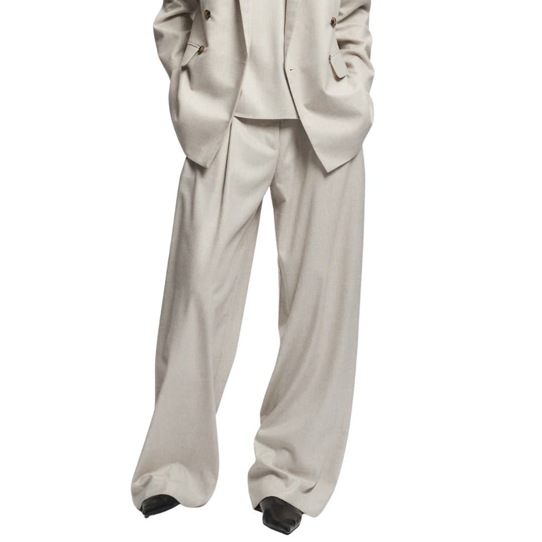 Nevin Mid-Waisted Lightweight Trouser in Oatmeal