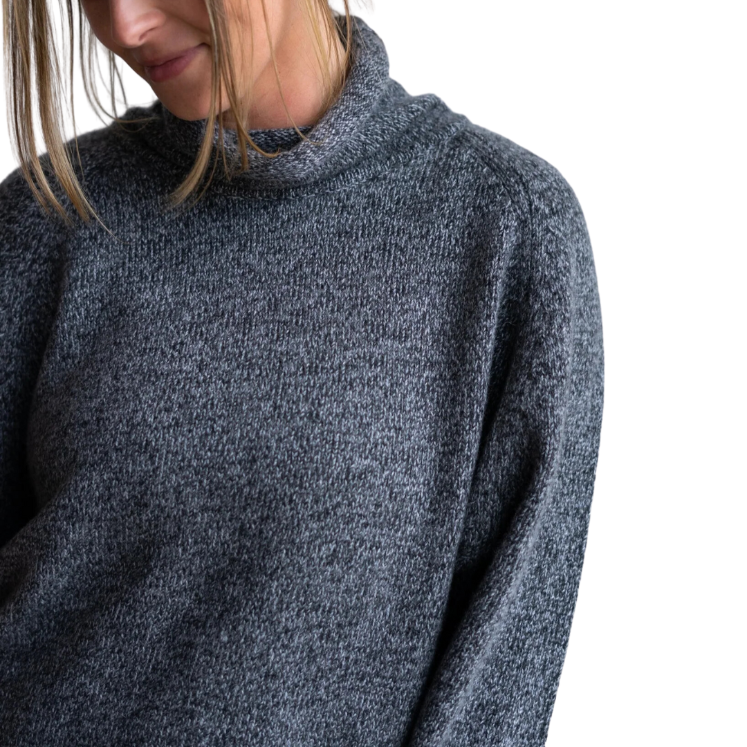 Linden Cashmere Turtleneck in Pebble