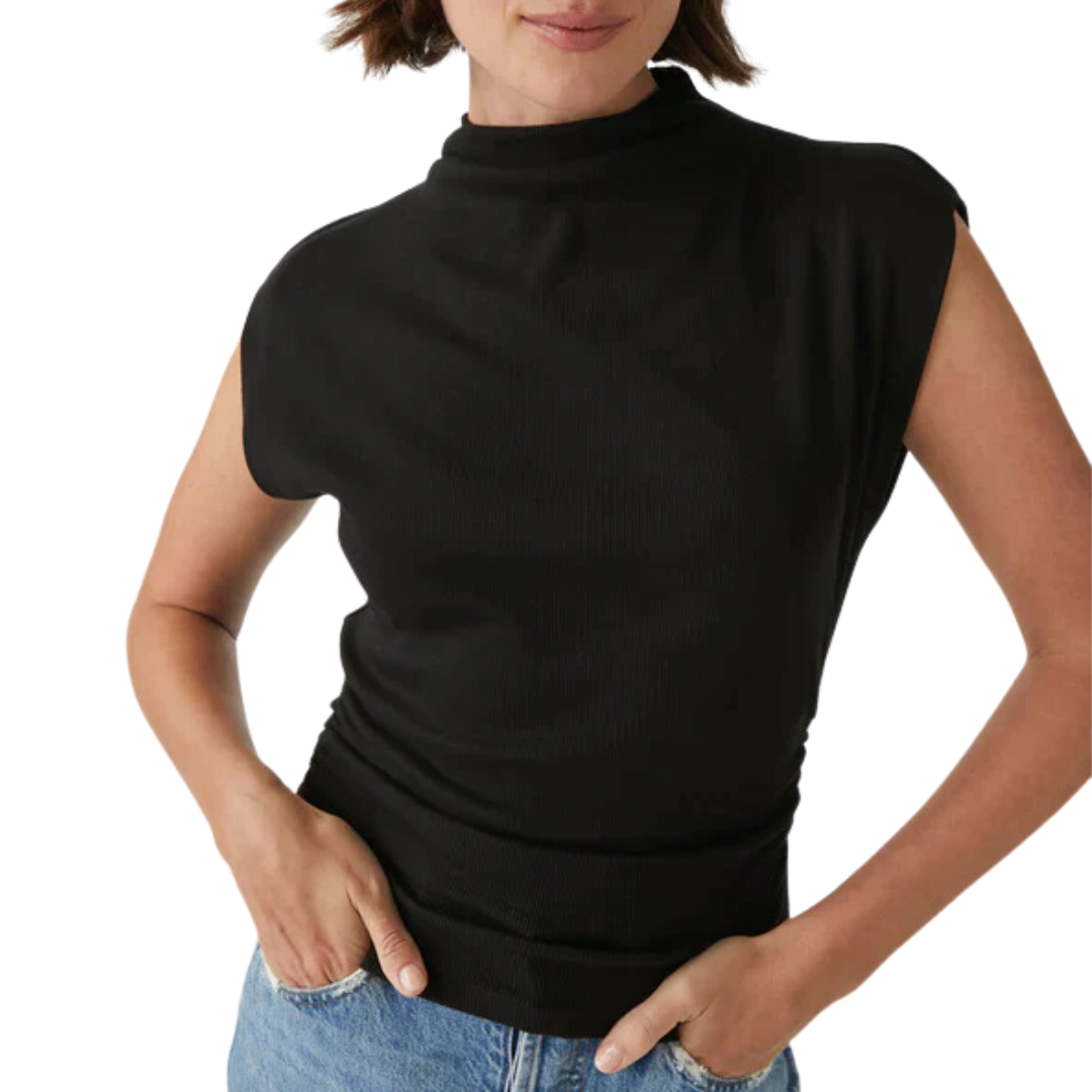 Amara Ribbed Power Shoulder Tee in Black