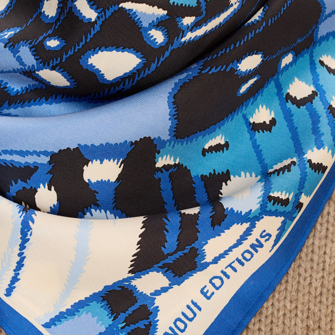 Square Papillons Scarf in Blue