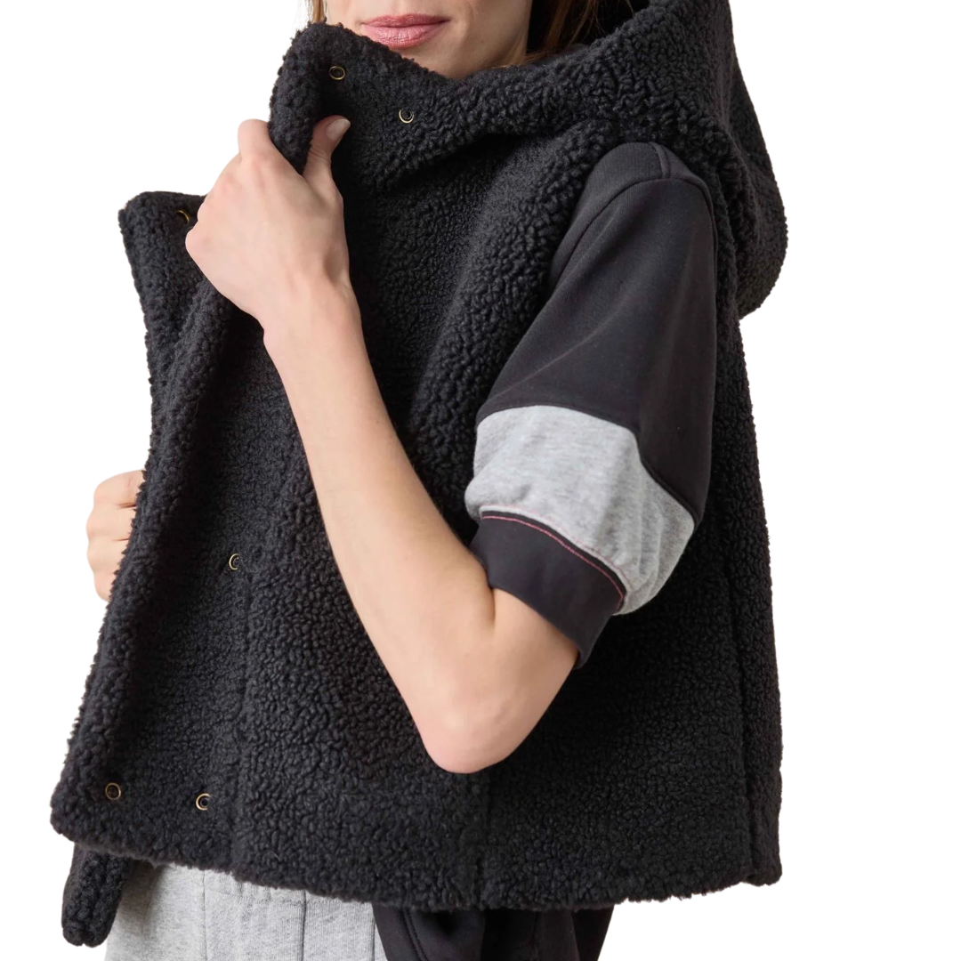 Hooded Sherpa Vest in Black