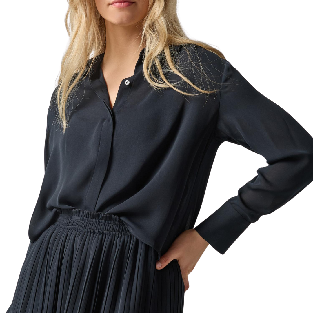 Collared Button Down in Black