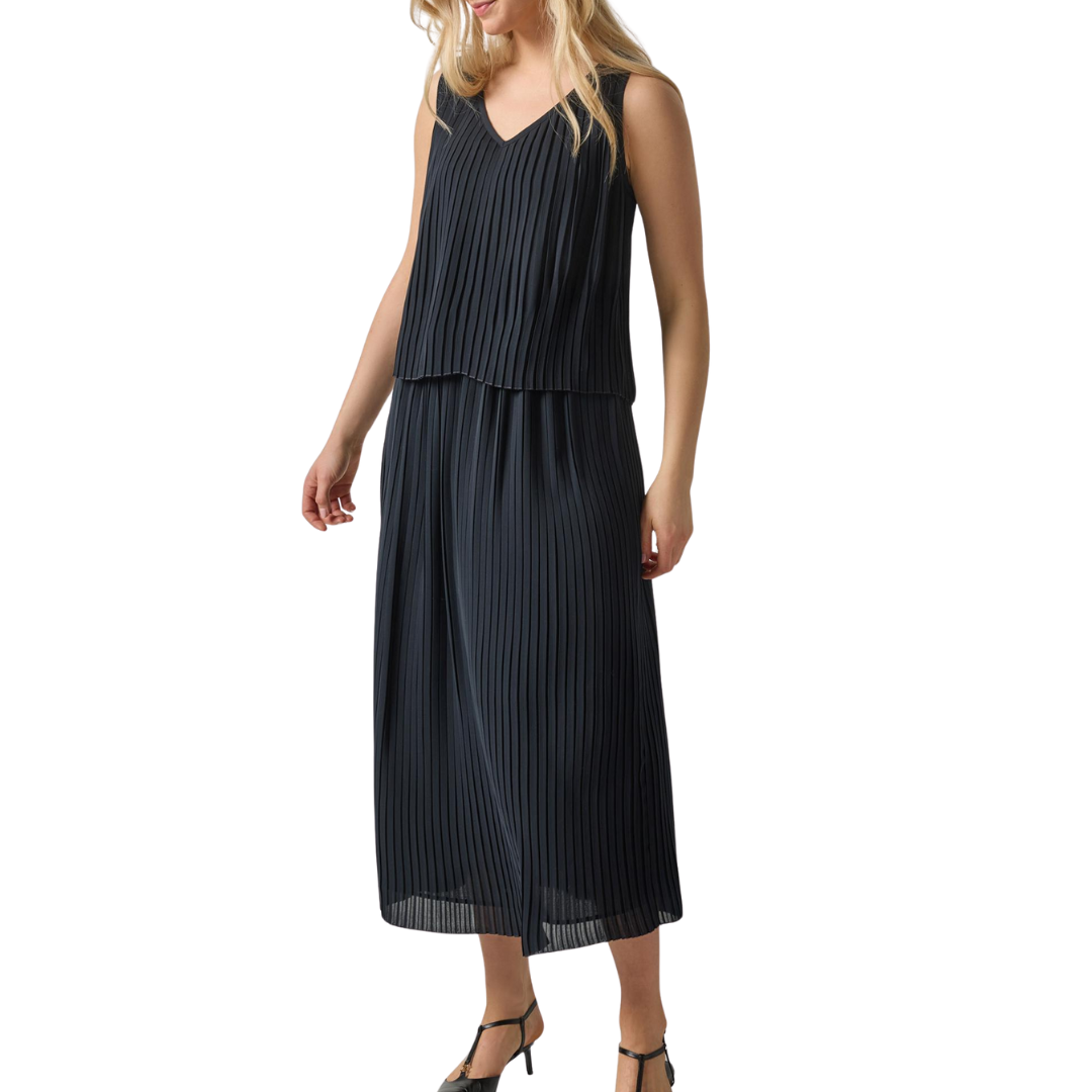 Pleated Maxi Skirt in Black