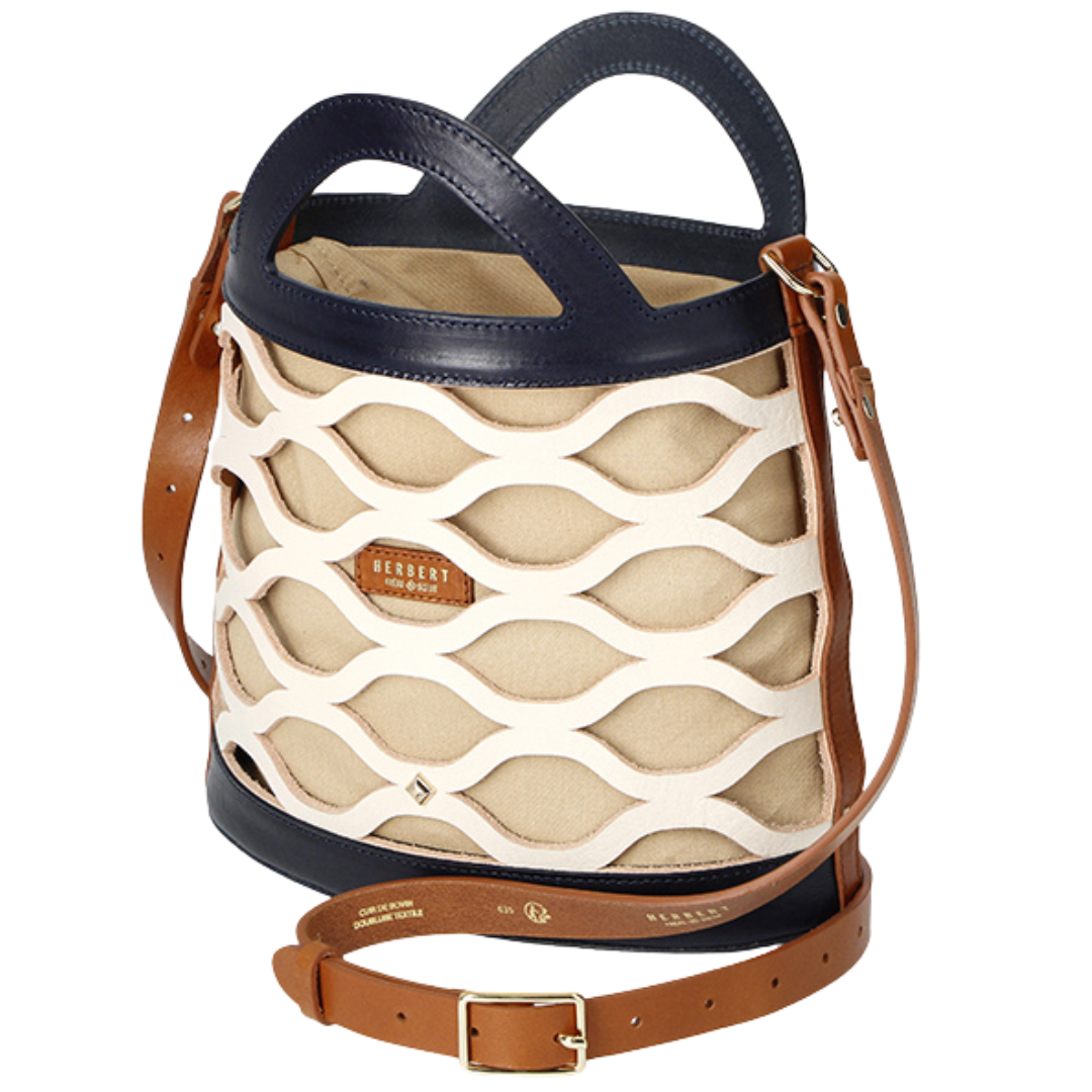 Le Chris Clown Bag in Crema Marine Camel