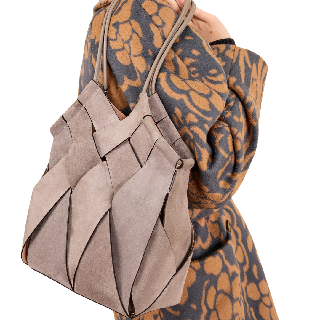 Charlotte Shoulder Bag in Dove