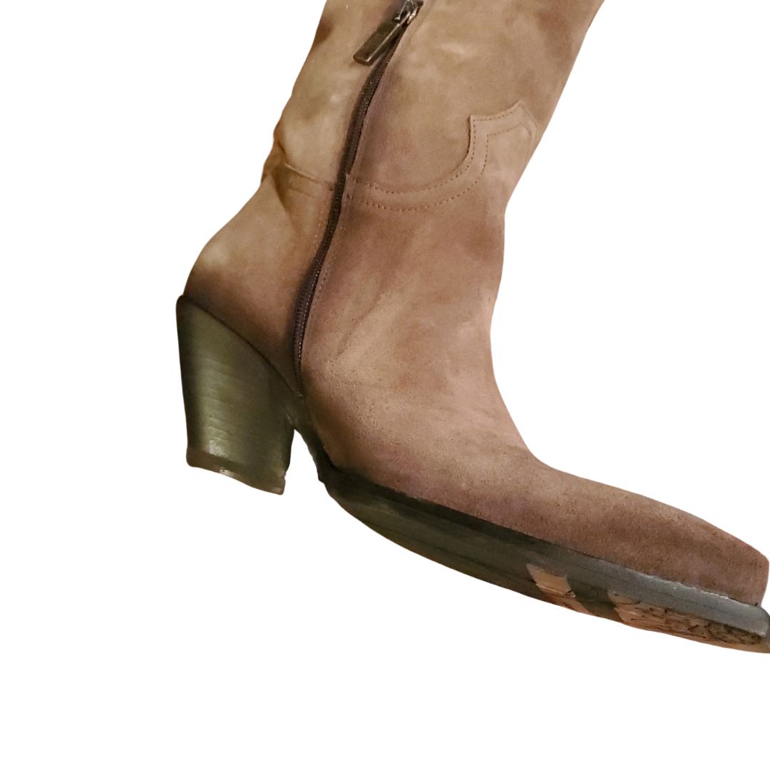 Suede Knee Boots in Sigaro Brown Black Heel